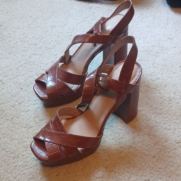 Limelight Brown Croc Skin Design Block Heels - Picture 1 of 6
